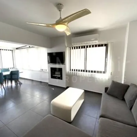 Makenzy Star 2bd Duplex *