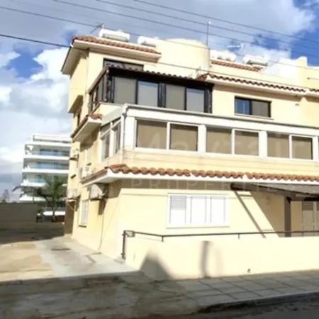Makenzy Star 2bd Duplex *