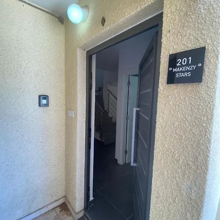Holiday home Makenzy Star 2bd Duplex Aglantzia