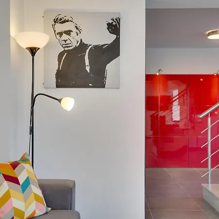 בית נופש Makenzy Star 2bd Duplex 300m From *