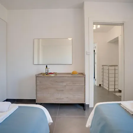 Makenzy Star 2bd Duplex 300m From Λάρνακα