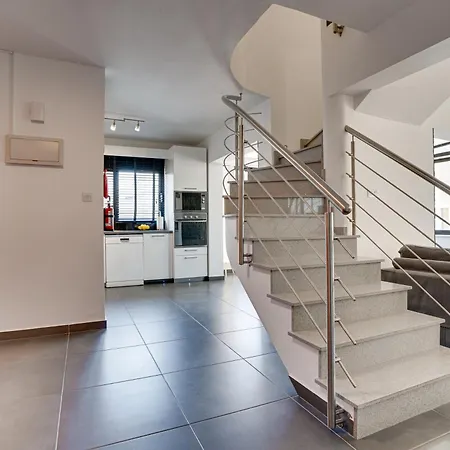 Makenzy Star 2bd Duplex 300m From Σπίτι διακοπών *