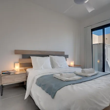 Makenzy Star 2bd Duplex 300m From Case de vacanță *