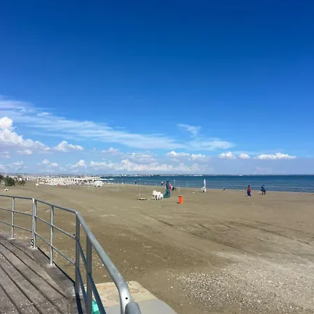 Makenzy Star 2bd Duplex 300m From Σπίτι διακοπών Λάρνακα
