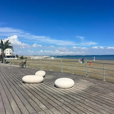 Makenzy Star 2bd Duplex 300m From