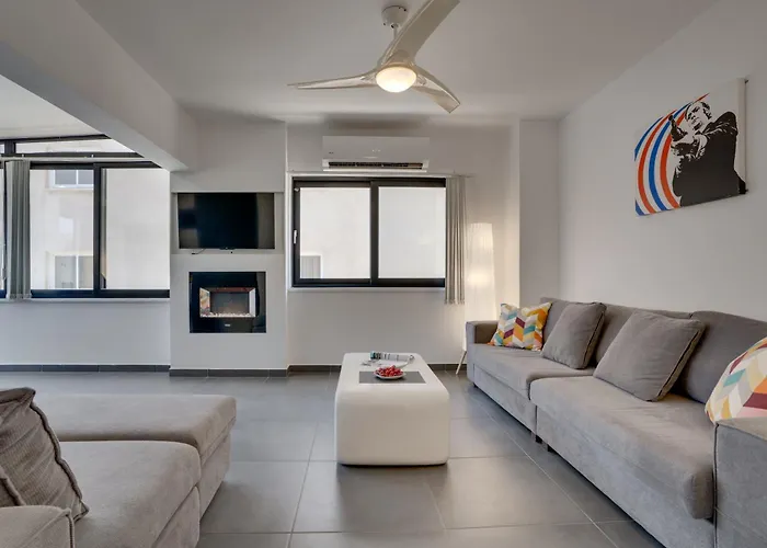 Makenzy Star 2bd Duplex 300m From Prázdninový dům Larnaca