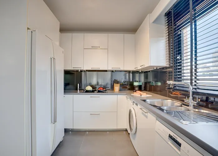 Prázdninový dům Makenzy Star 2bd Duplex 300m From Larnaca